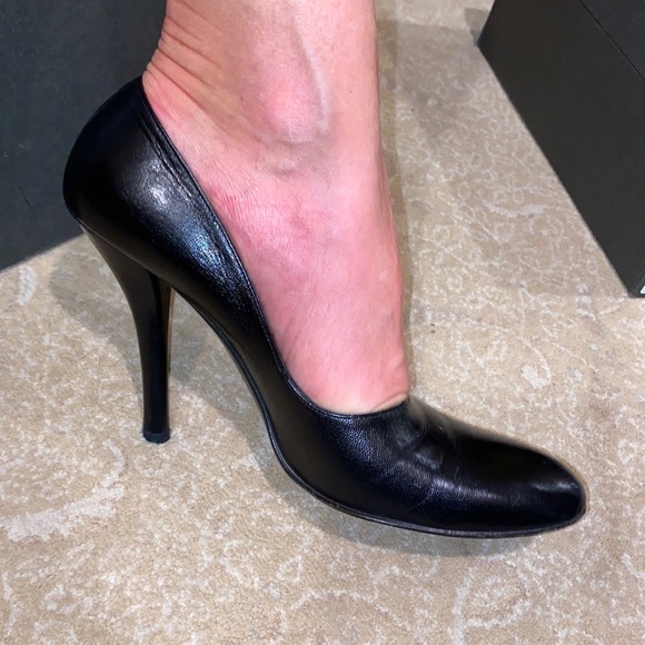 GUCCI Closed Toe Pumps - Picture 2 of 8